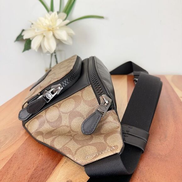 NWT Coach Track Belt Bag In Signature Canvas - Picture 3 of 6